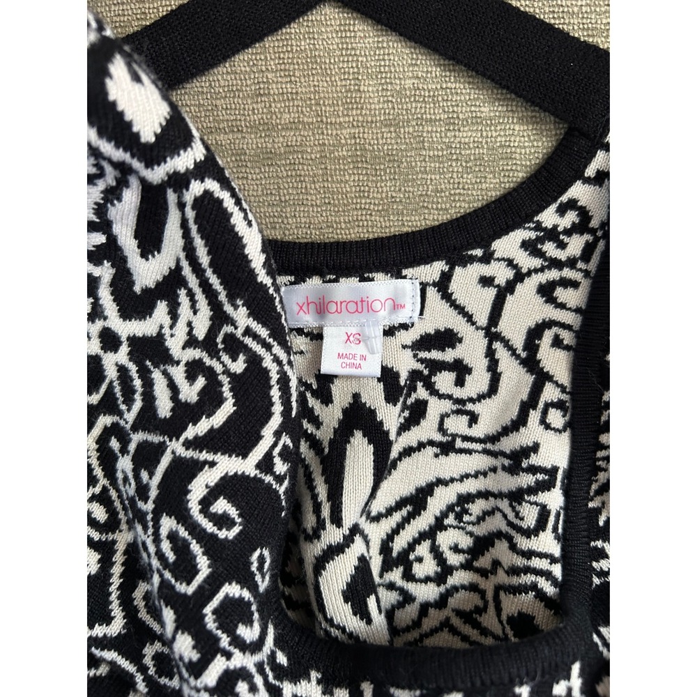Black & White Patterned Long Sleeve Knit Cropped Top - XS Whimsigoth IndieSleeze - Picture 4 of 6